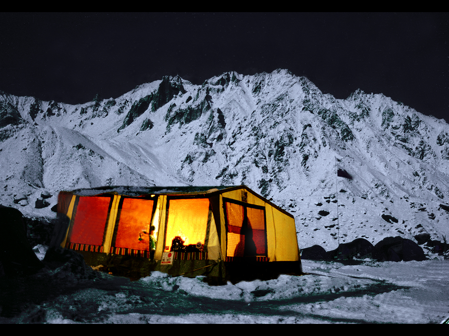 Noc w bazie pod Nanga Parbat