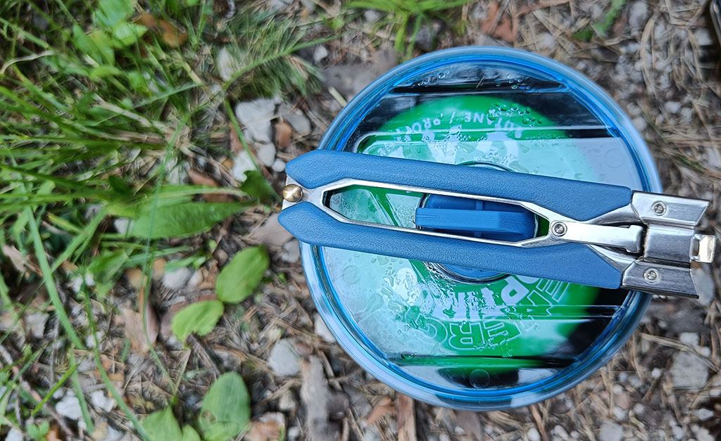 kuchenka fire maple fms x5 widok od góry na złożoną rączkę blokującą pokrywkę