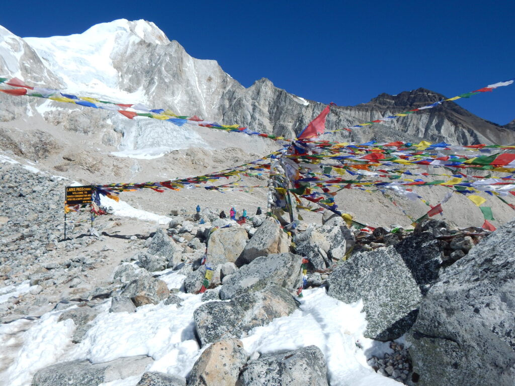trekking wokół manaslu Przełęcz larke La