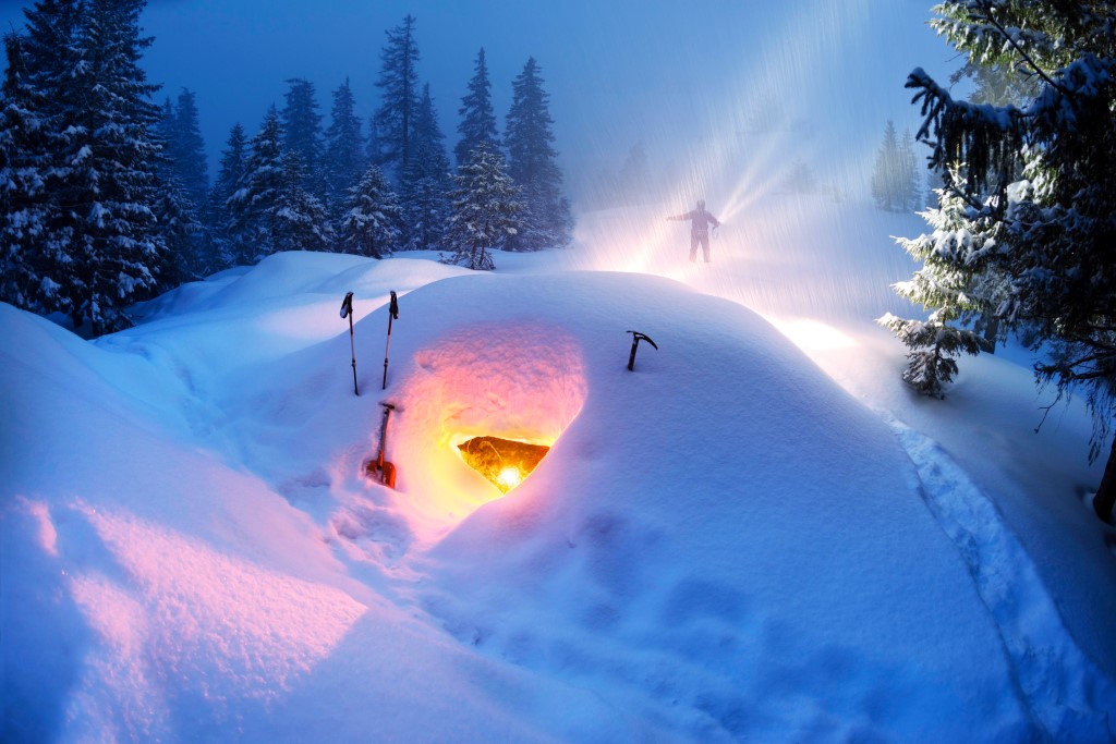 jama w śniegu