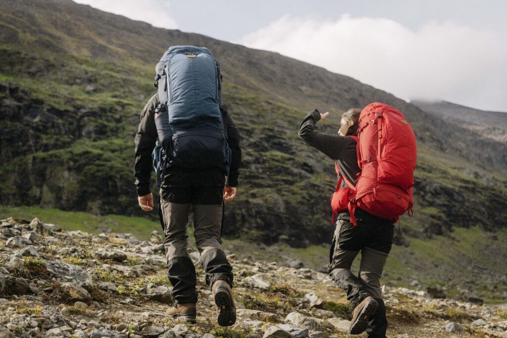 odzież fjallraven idealna na bushcraft i spacery w lesie