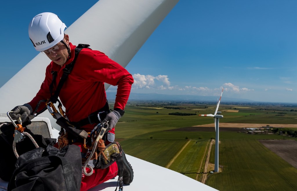 prace wysokościowe turbiny wiatrowe