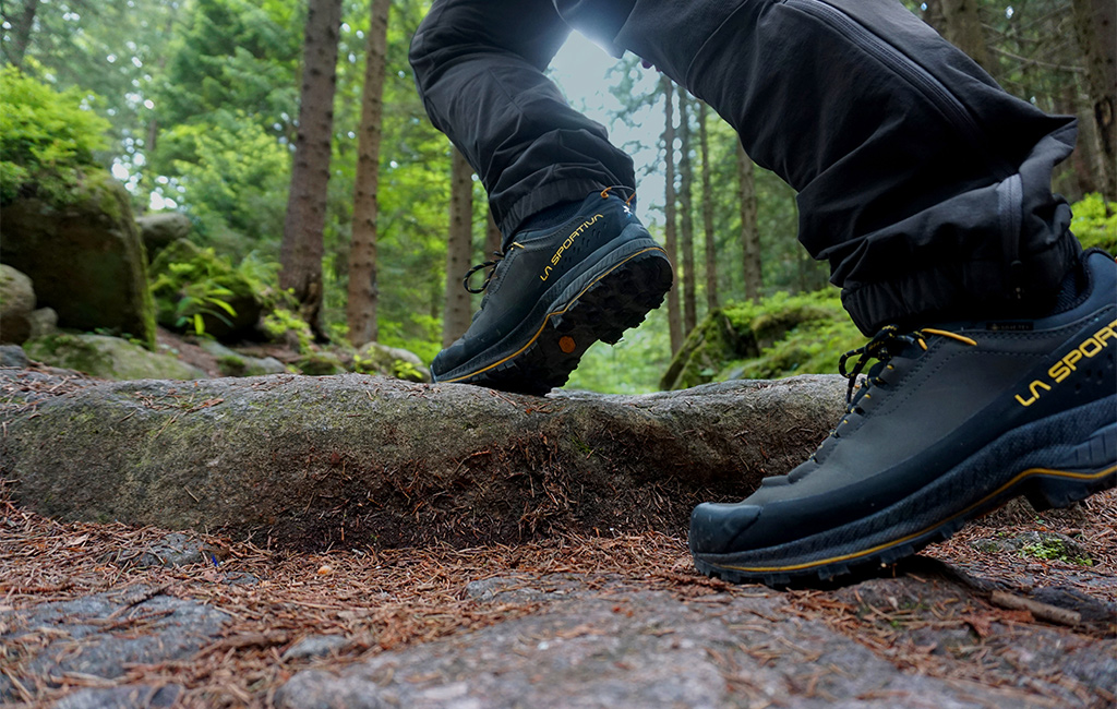 Podeszwa Vibram Megagrip w butach La Sportiva TX 5 EVO GTX.