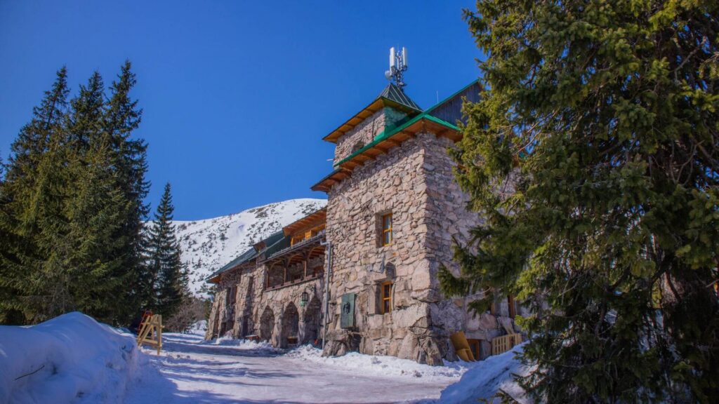Tatry - Schronisko Murowaniec w Dolinie Gąsienicowej