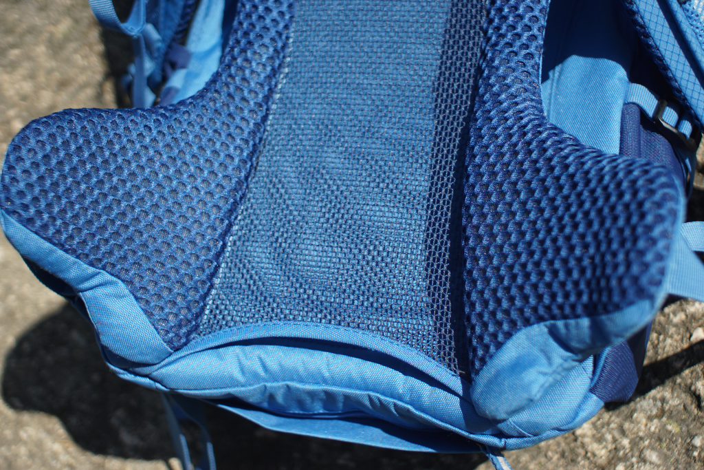 Wentylowane plecy plecaka Deuter Futura 23