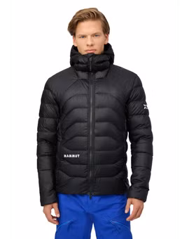 KURTKA EIGER NORDWAND LIGHT DOWN IN HOODED-BLACK