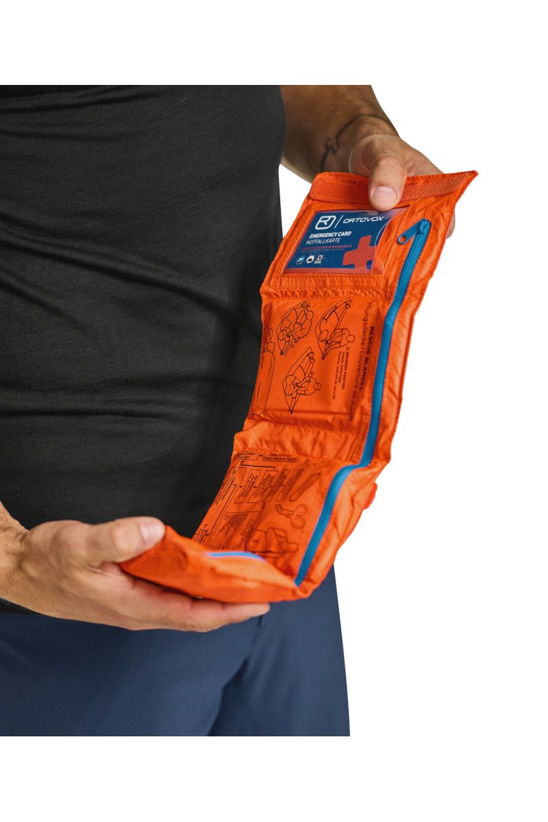 APTECZKA FIRST AID ROLL DOC
