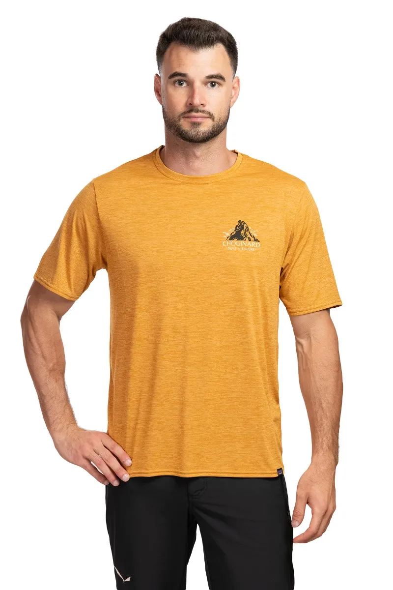 KOSZULKA CAP COOL DAILY GRAPHIC-LANDS-CHOUINARD CREST-TALON GOLD X-DYE