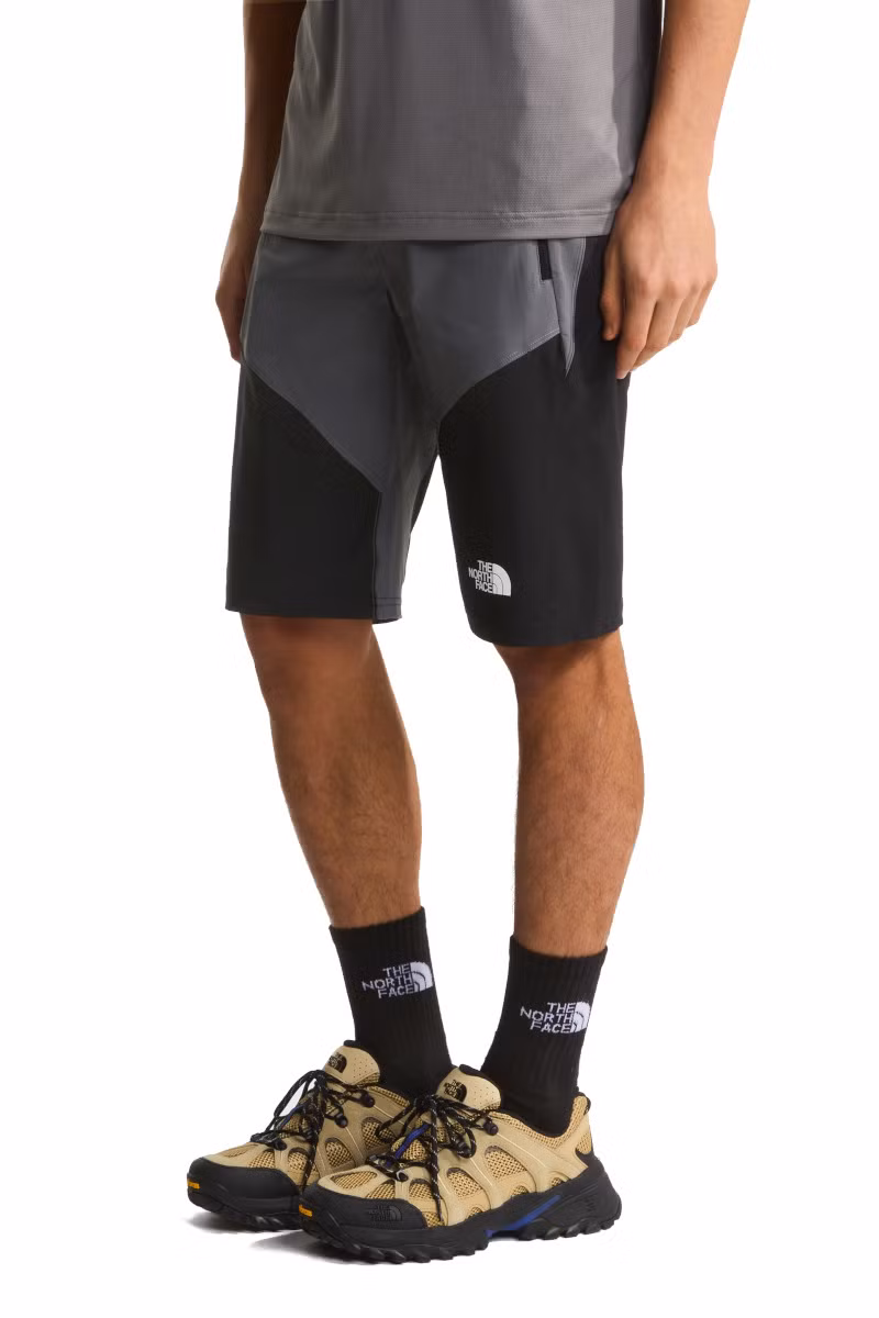 SPODENKI FELIK SLIM TAPERED SHORT-SMOKED PEARL-TNF BLACK