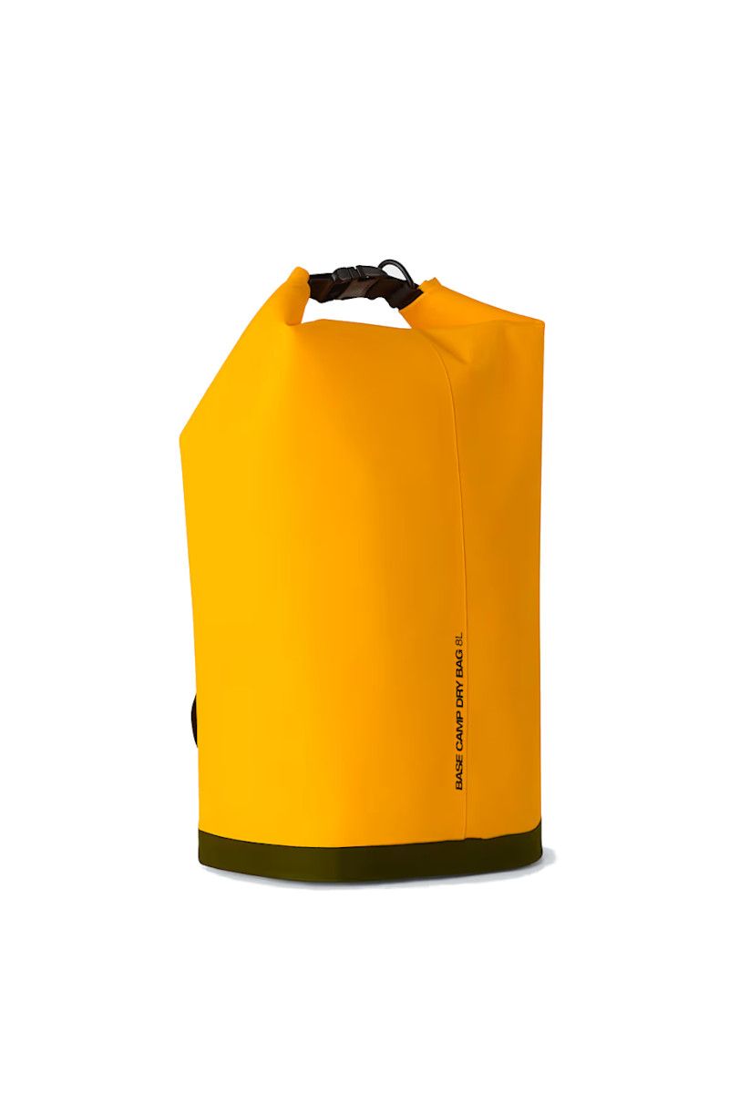 WOREK BASE CAMP DRY BAG 8L-SUMMIT GOLD-TNF BLACK